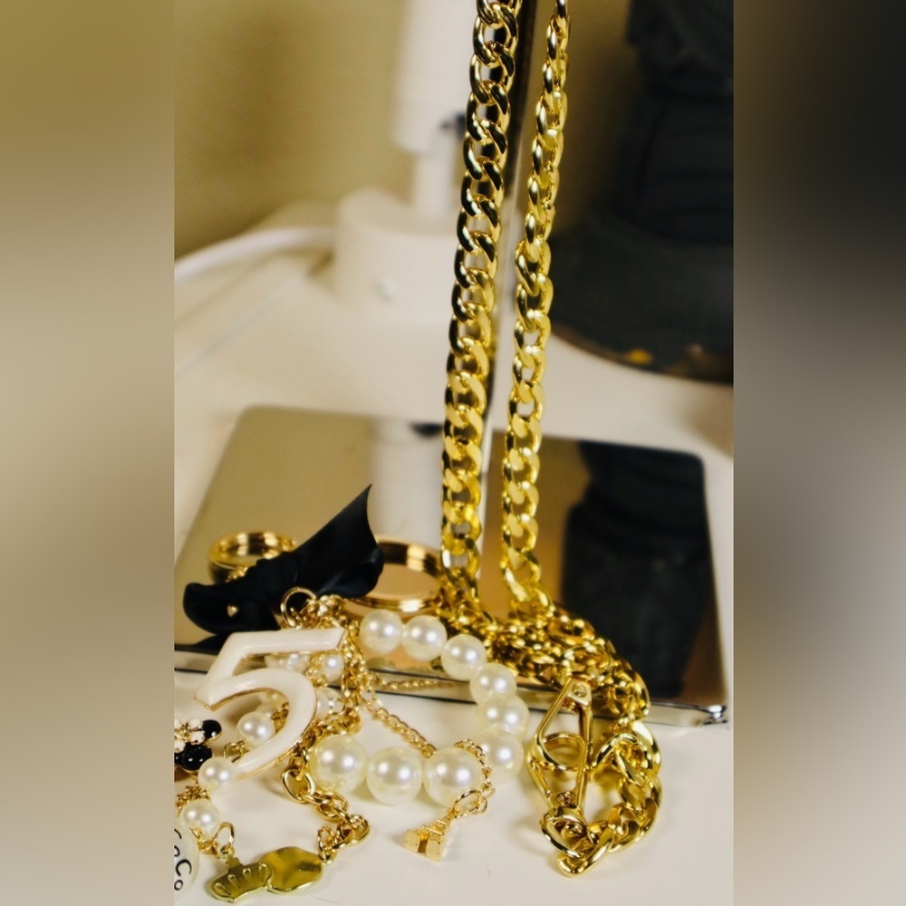 Purse Chain Strap Gold Tone Hardware - Picture 5 of 6